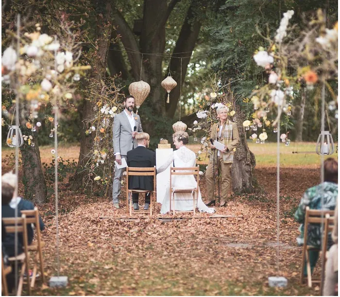 Winterhochzeit mit freier Trauung im Schlosspark des Eventschloss Schönfeld
